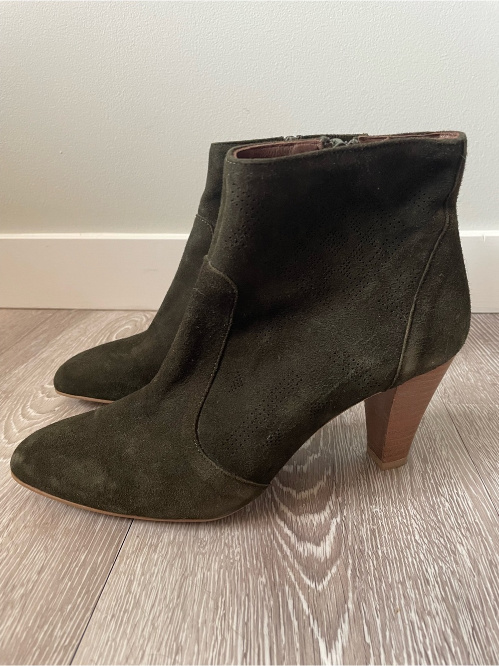 Minelli Paola Khaki Green Suede Perforated Ankle Heeled Boots Booties EU 39